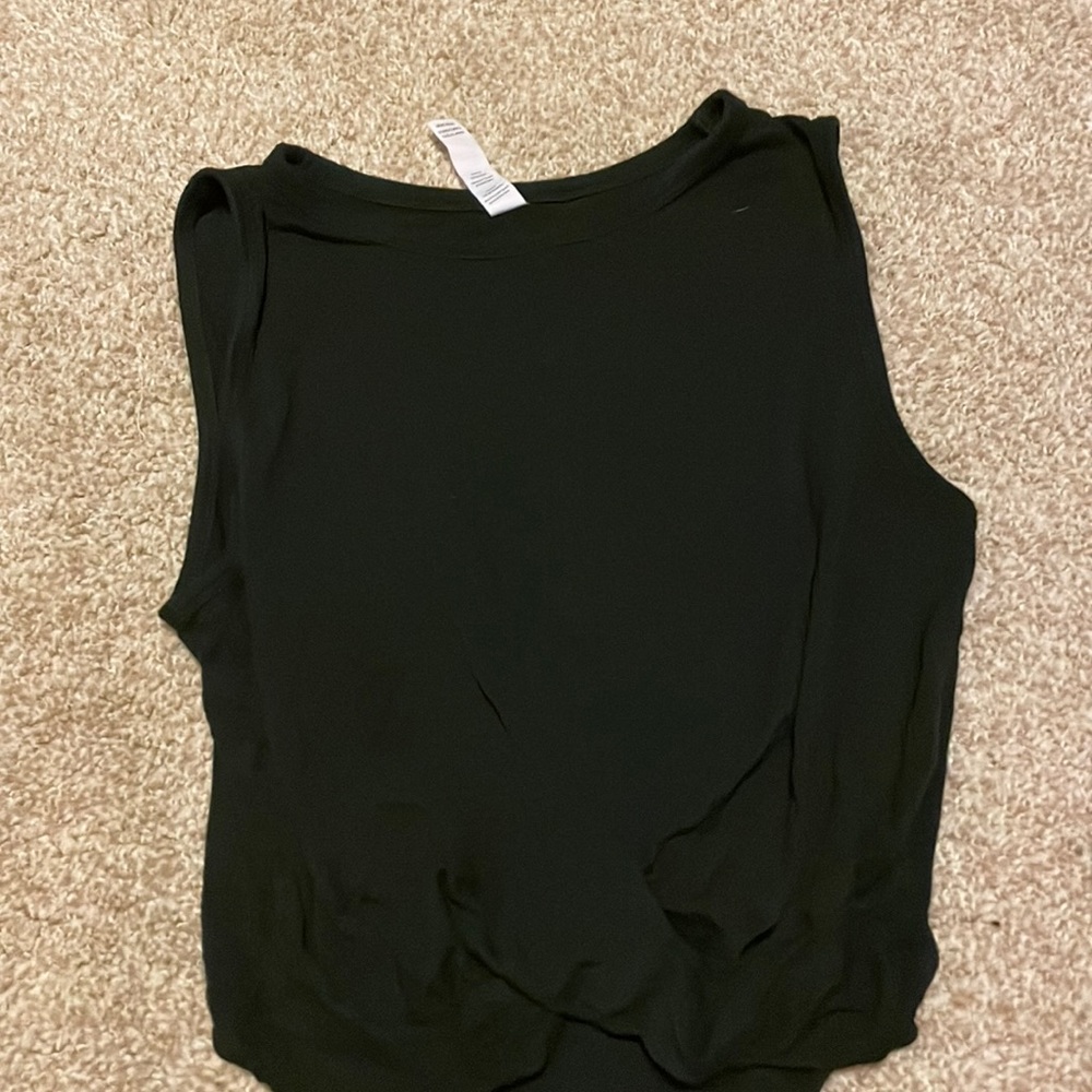 Alo yoga muscle tank